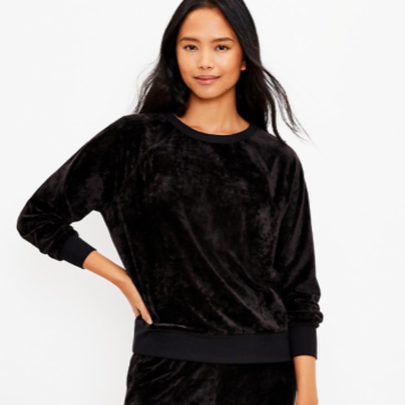 LOFT Lou & Grey Crushed Velour Sweatshirt Petite Black - Picture 1 of 3
